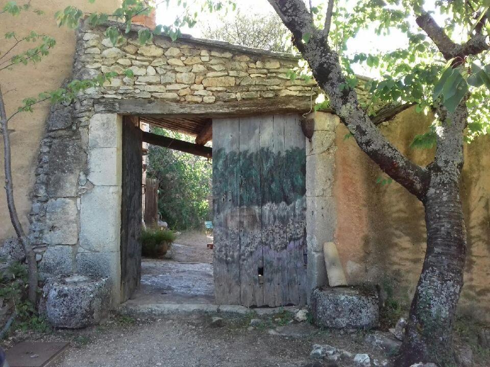 Le Jas Des Aiguiers Saint-Saturnin-d'Apt Exterior foto